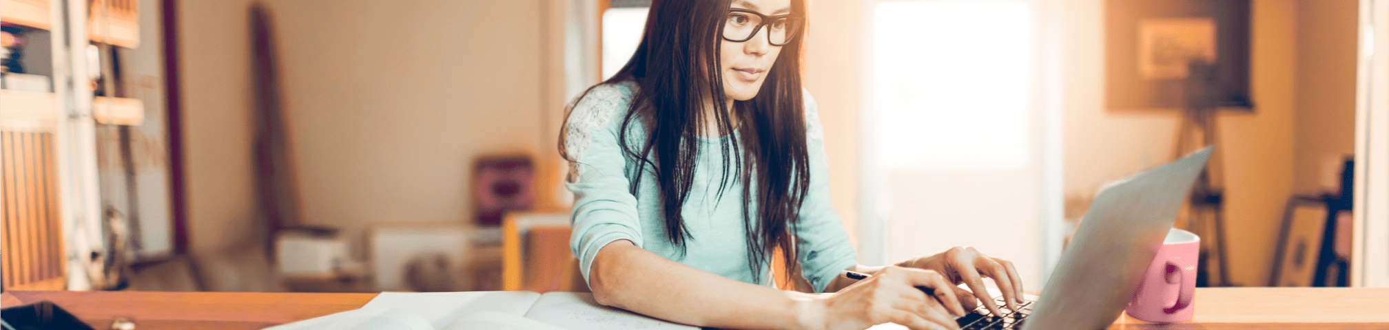 UniSuper - EOFY - Woman on laptop